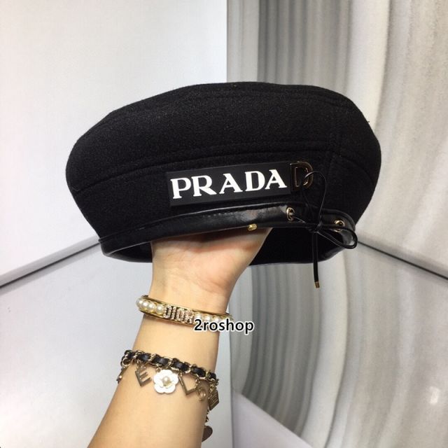 PRADA 모자