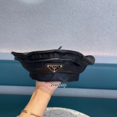 PRADA 모자