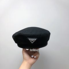 PRADA 모자