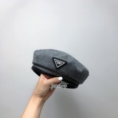 PRADA 모자