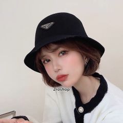 PRADA 모자