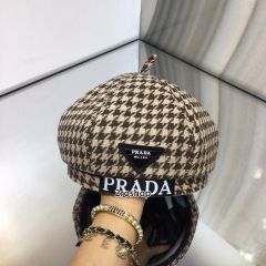 PRADA 모자