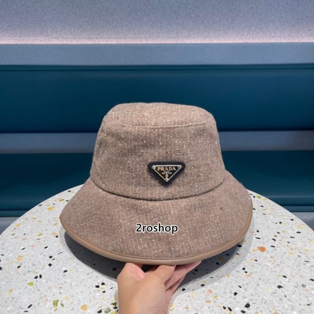 PRADA 모자