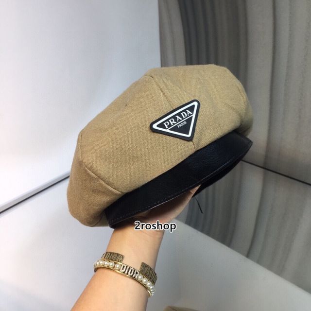 PRADA 모자