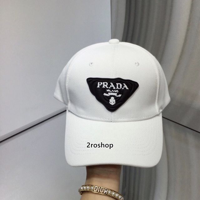 PRADA 모자