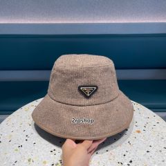 PRADA 모자