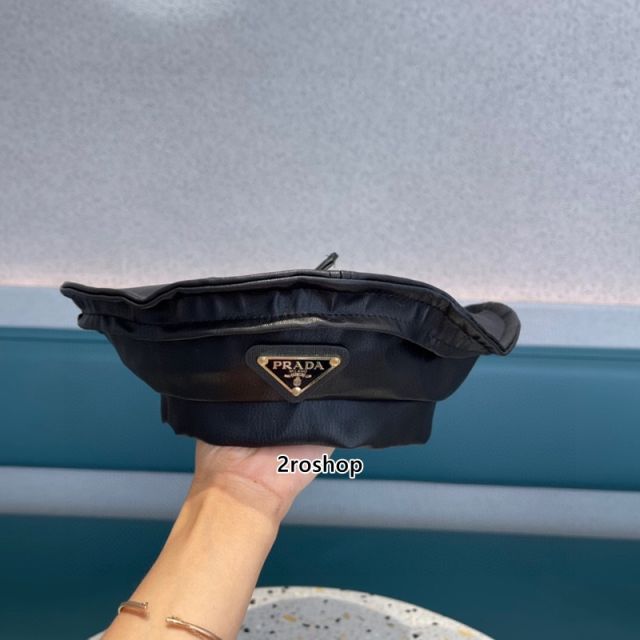 PRADA 모자