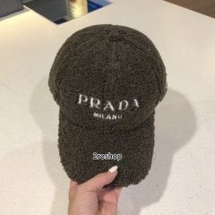 PRADA 모자