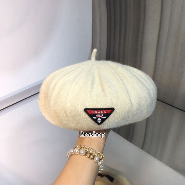 PRADA 모자