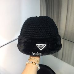 PRADA 모자