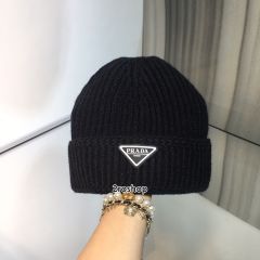 PRADA 모자