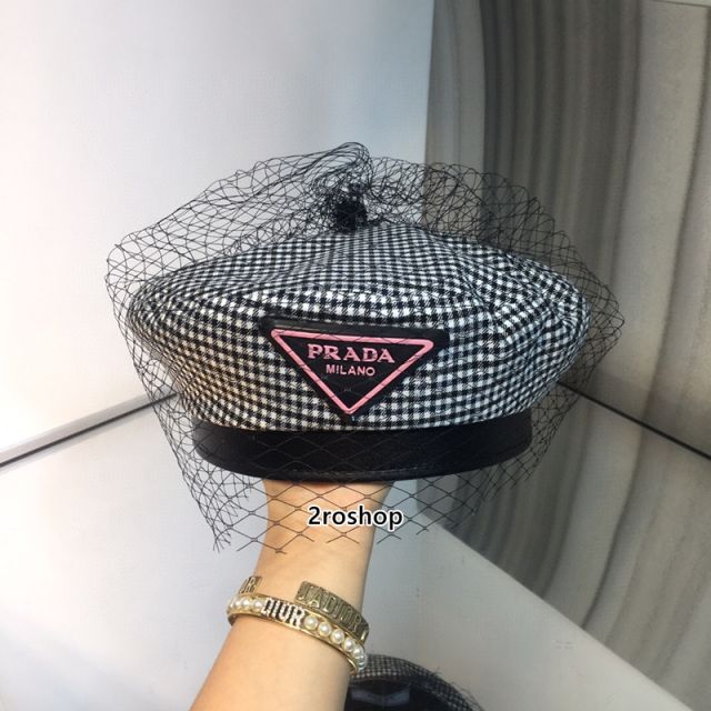 PRADA 모자
