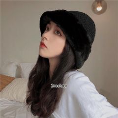 PRADA 모자