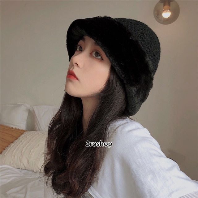 PRADA 모자