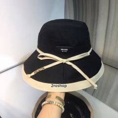 PRADA 모자