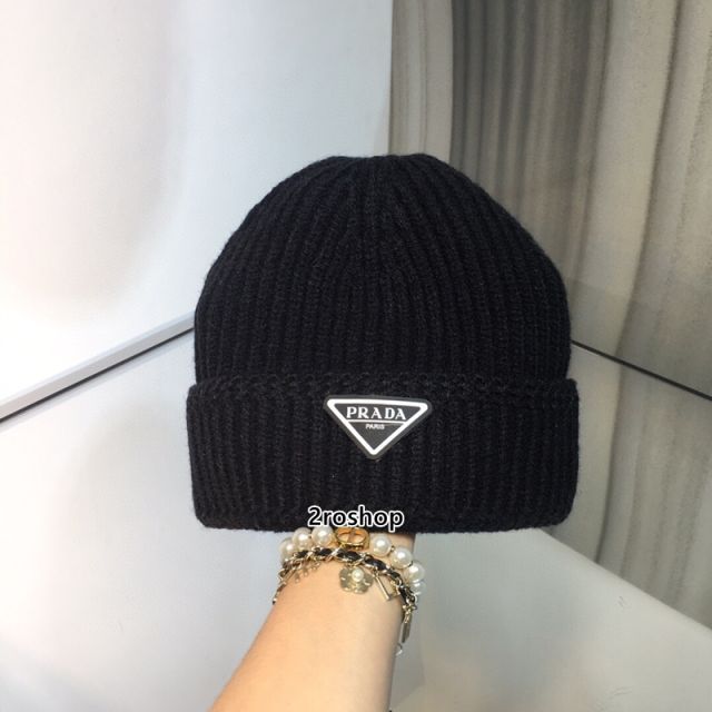 PRADA 모자