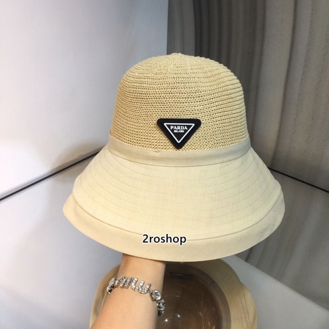 PRADA 모자