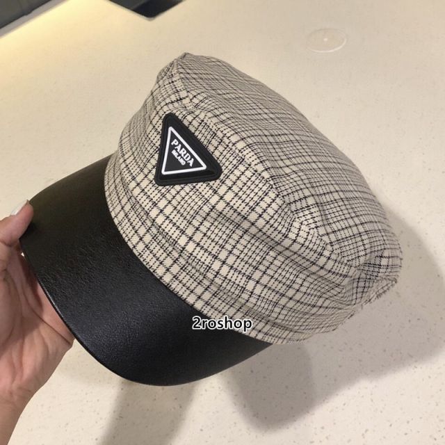 PRADA 모자