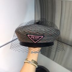 PRADA 모자