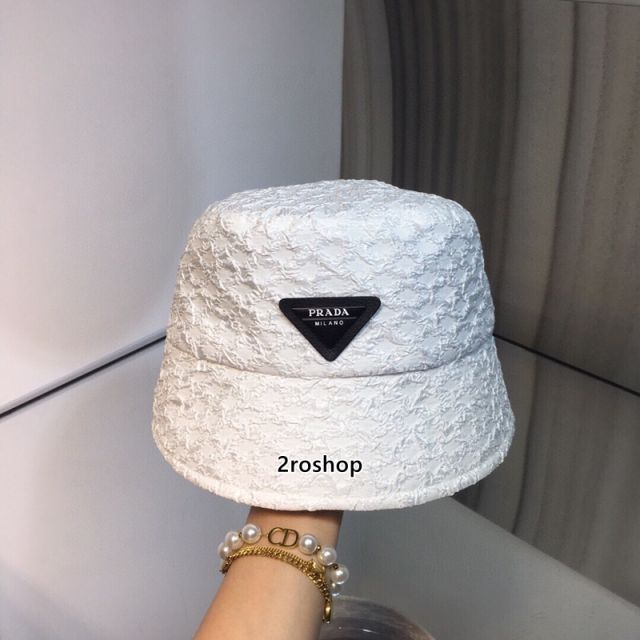 PRADA 모자