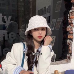PRADA 모자