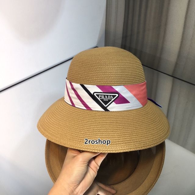 PRADA 모자