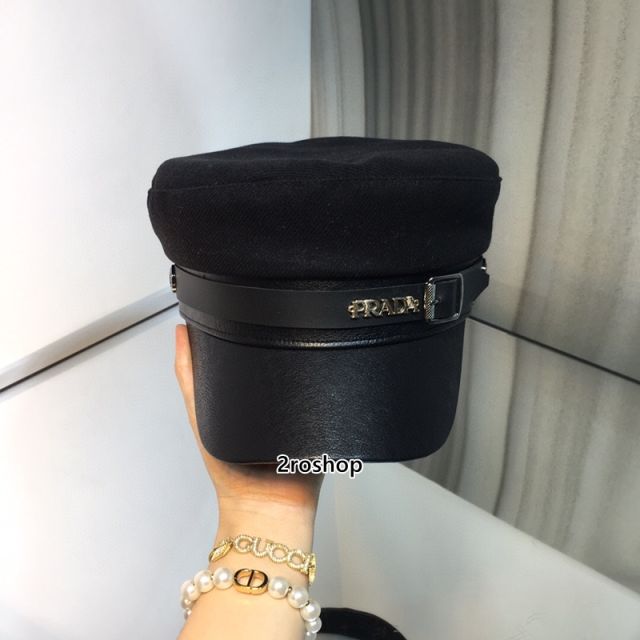 PRADA 모자