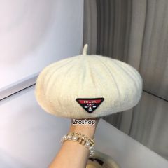PRADA 모자