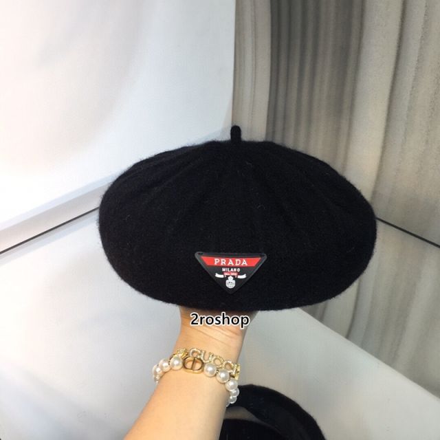 PRADA 모자
