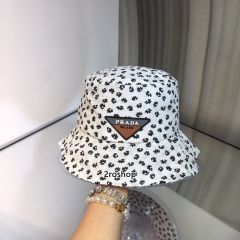 PRADA 모자