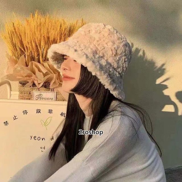 PRADA 모자