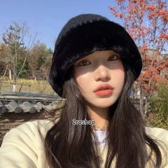 PRADA 모자