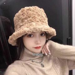 PRADA 모자