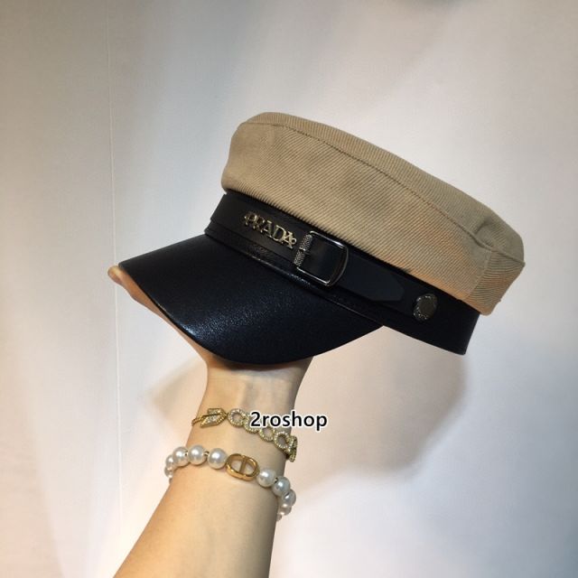 PRADA 모자