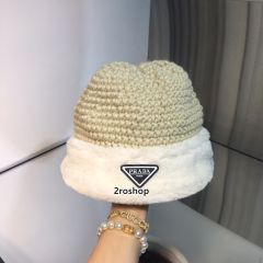PRADA 모자