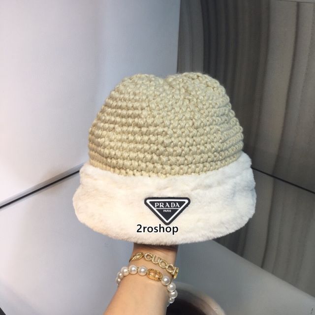 PRADA 모자
