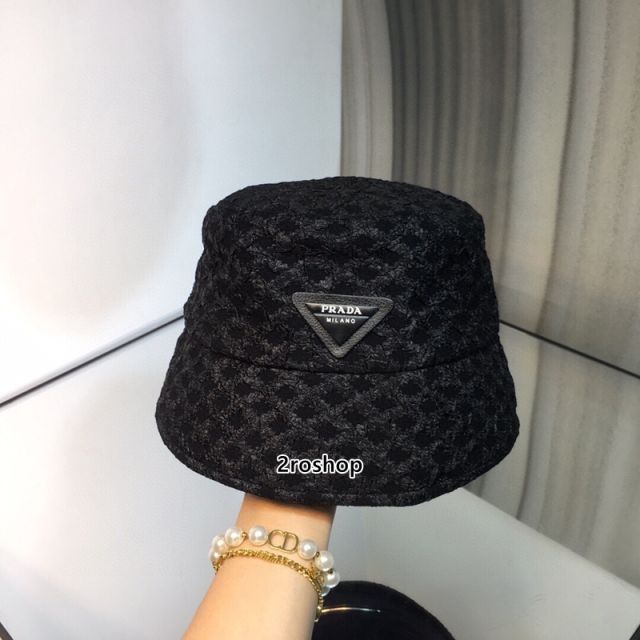 PRADA 모자
