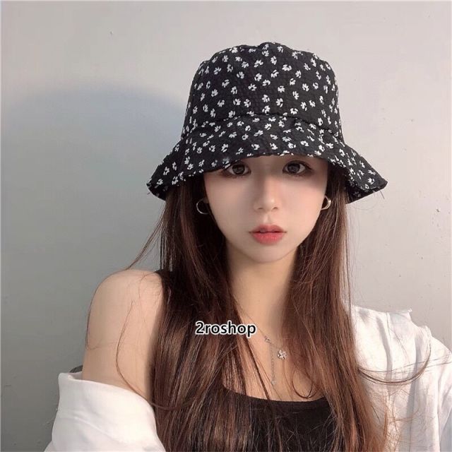 PRADA 모자