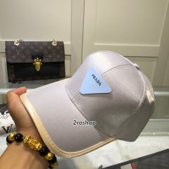 PRADA 모자