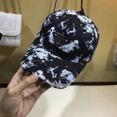 PRADA 모자