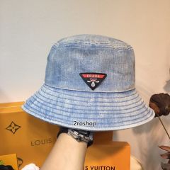 PRADA 모자