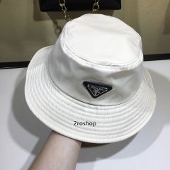 PRADA 모자