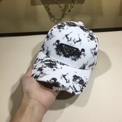 PRADA 모자