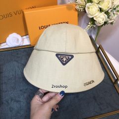 PRADA 모자