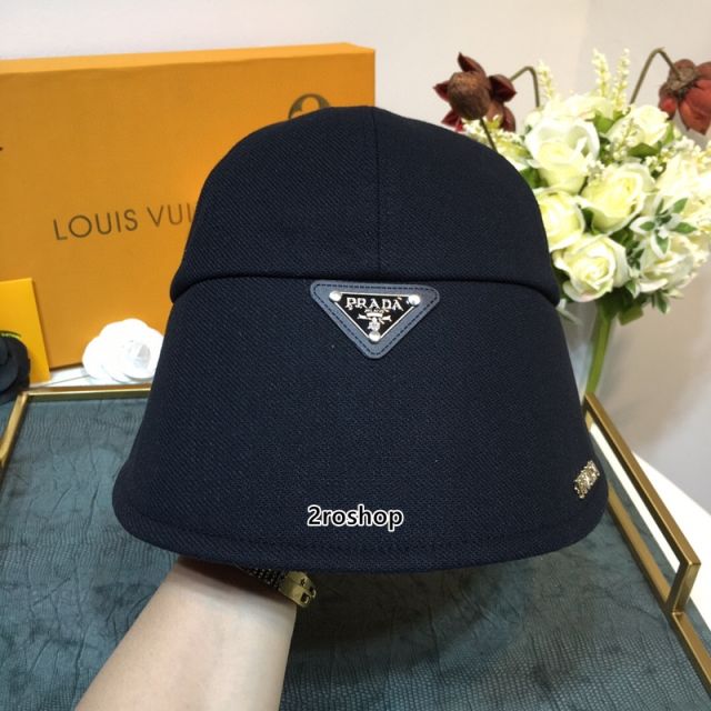 PRADA 모자