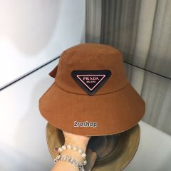 PRADA 모자