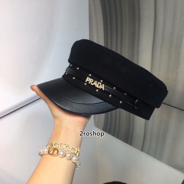 PRADA 모자