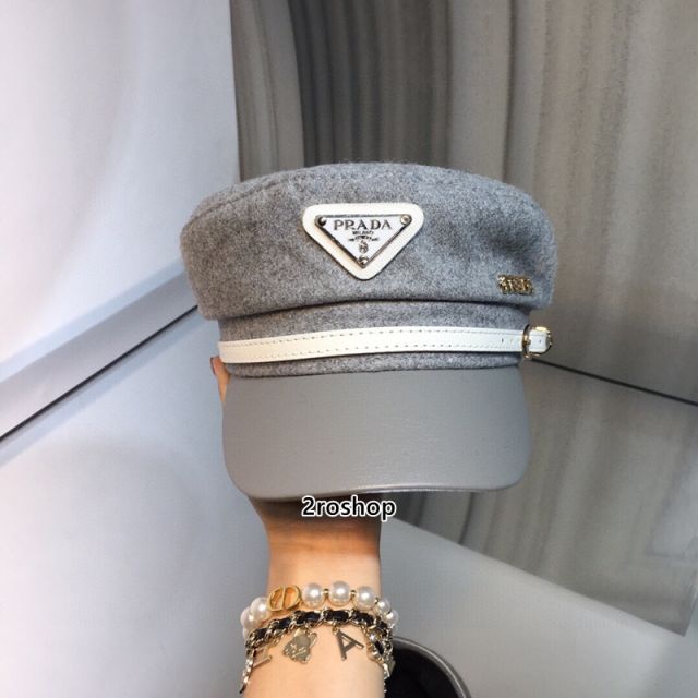PRADA 모자