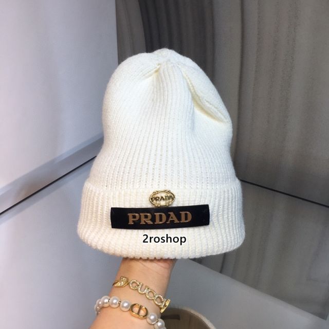 PRADA 모자