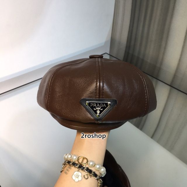 PRADA 모자